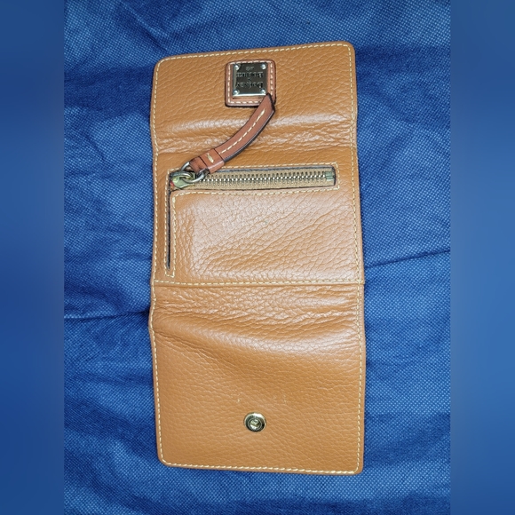 Dooney and Bourke satchel and wallet set - Picture 5 of 7